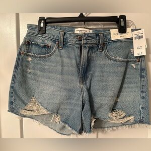 Low rise baggy short